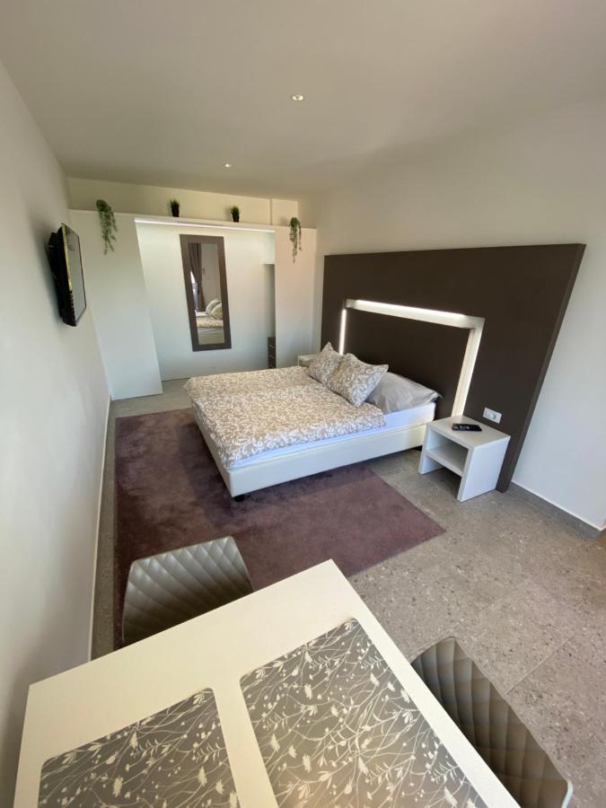 Apartmani Kumenat Biograd Na Moru Ngoại thất bức ảnh